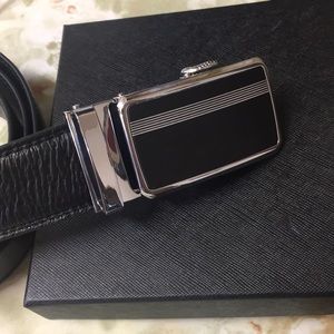 100% Leather Ratchet Belt-NWOT